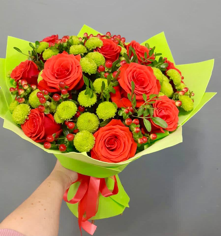 Букет цветов из: Хризантемы и Розы в Прикумском