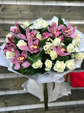 Букет цветов из: Розы и Хризантемы в Прикумском