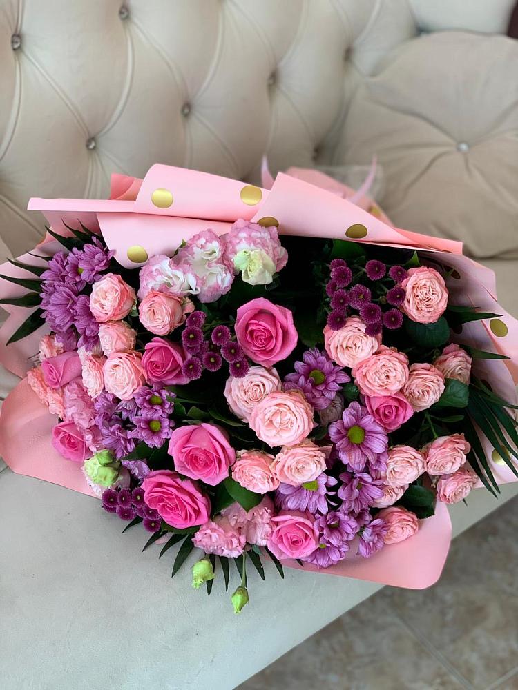 Букет цветов из: Хризантемы, Розы и Лизиантусы в Прикумском