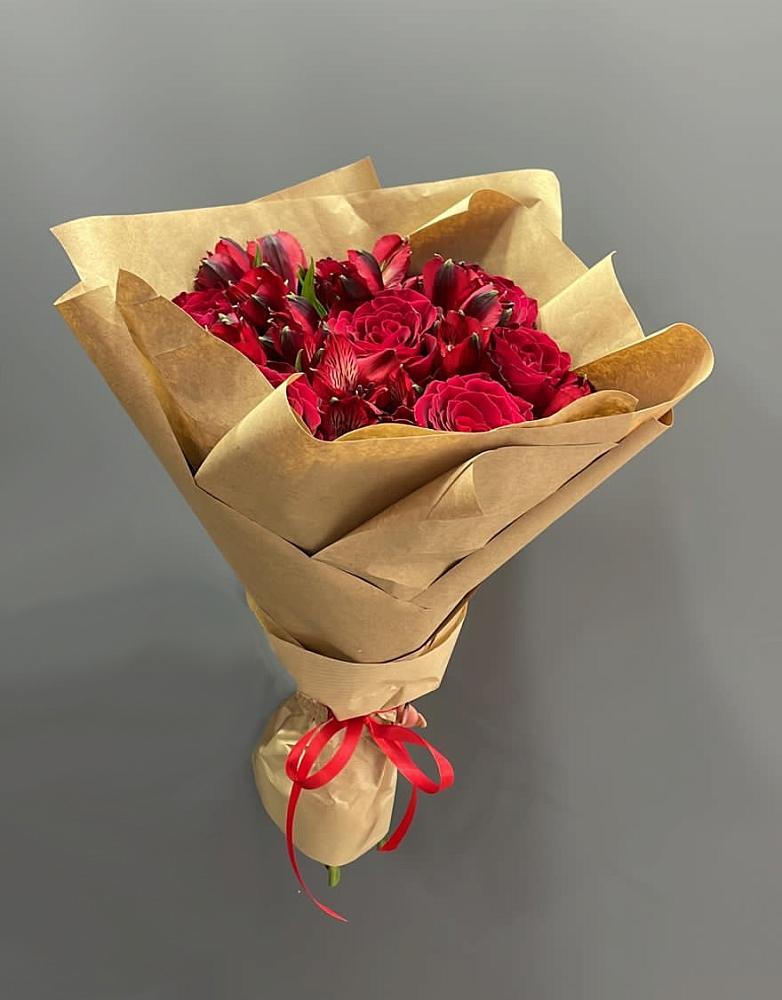 Букет цветов из: Альстромерии и Розы в Прикумском