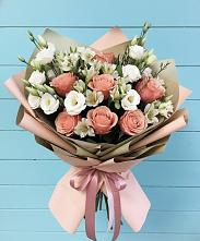 Букет цветов из:  Розы, Альстромерии и Лизиантусы в Прикумском
