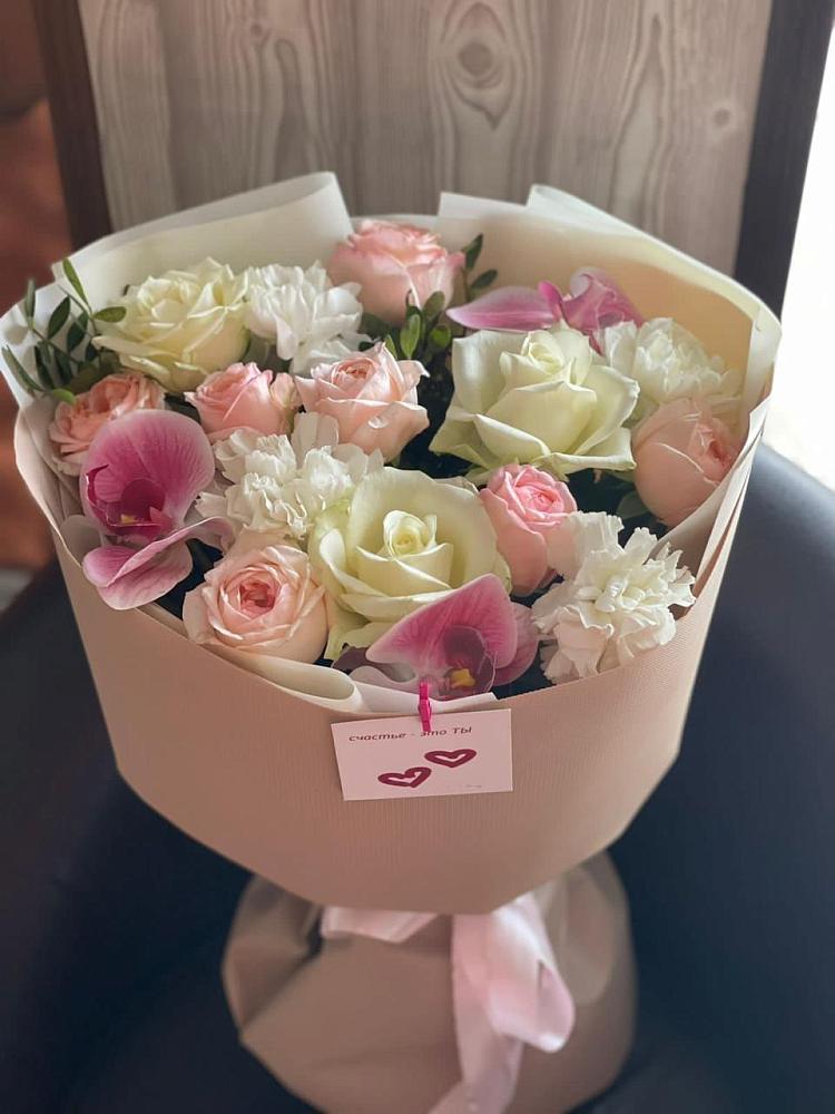 Букет цветов из: Орхидеи, Розы и Гвоздики в Прикумском