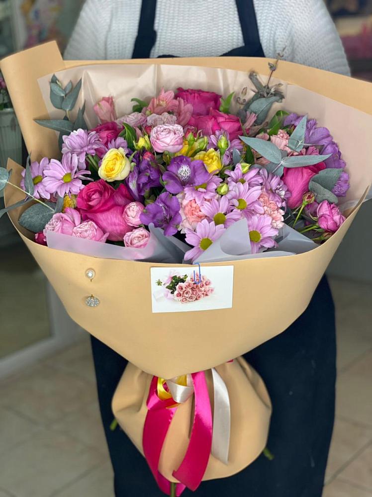 Букет цветов из: Хризантемы, Гвоздики и Альстромерии в Прикумском