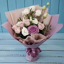 Букет цветов из:  Розы и Лизиантусы в Прикумском