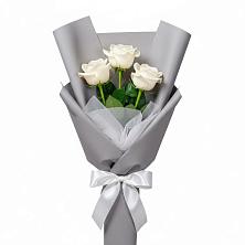 Букет 3 белые розы в Прикумском
