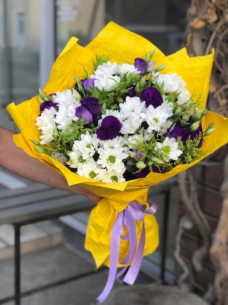 Букет цветов из: Ирисы, Хризантемы и Ромашки в Прикумском