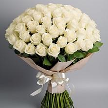 Букет 101 беля роза Белоснежка в Прикумском