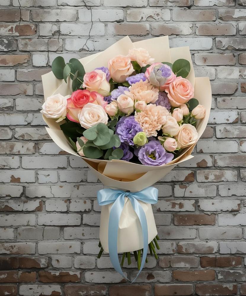 Букет цветов из: Розы, Лизиантусы и Гвоздики в Прикумском