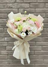 Букет цветов из:  Гвоздики, Розы, Лизиантусы и Хризантемы в Прикумском