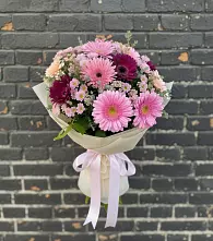 Букет цветов из:  Герберы и Хризантемы в Прикумском