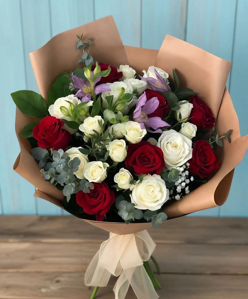 Букет цветов из: Розы и Альстромерии в Прикумском