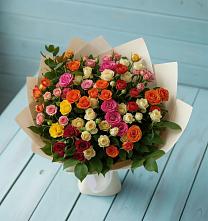 Букет Микс из разноцветных кустовых роз в Прикумском