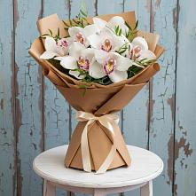 Букет цветов из:  Орхидеи и Розы #REPLACE_PRED# Прикумском